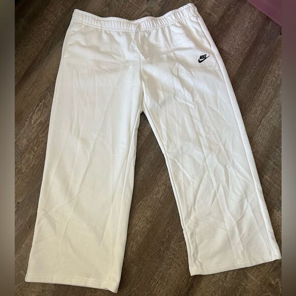 Nike Sportswear Club Fleece Midrise Wide-Leg Pants- Size XXL - Picture 2 of 9